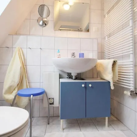 Hafenhaeuser - 9 Strandlaeufer Breege