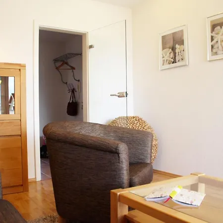 Hafenhaeuser - 9 Strandlaeufer Breege