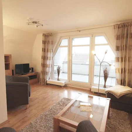 Hafenhaeuser - 9 Strandlaeufer * Breege